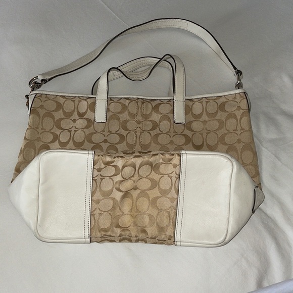 Coach Hadley signature duffle bag/wrist bag. Medium size - Picture 4 of 16